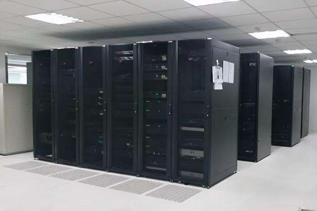 ?UPS不間斷電源，保證工業(yè)企業(yè)安穩(wěn)作業(yè)！